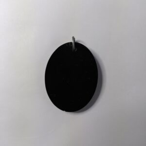 Pendentf noir ovale protection